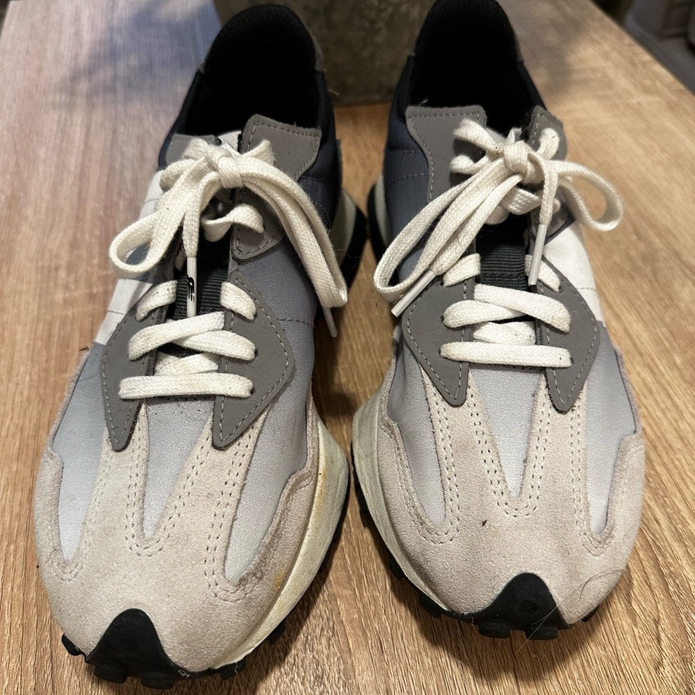 New Balance Figs 327 Sneakers